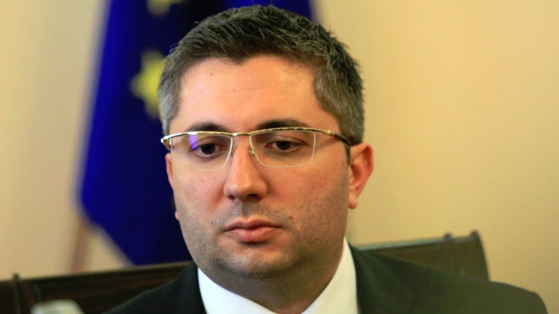 Николай Нанков: Върховният разединител на нацията Румен Радев използва първия учебен ден, за да трови отново атмосферата в държавата