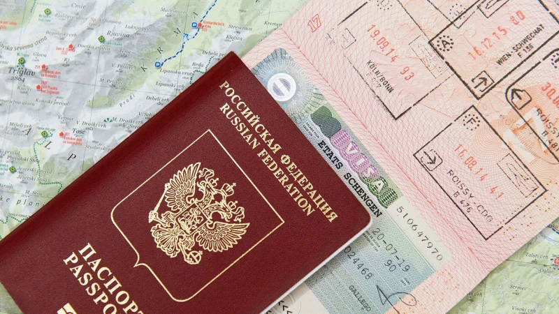 Euractiv: ЕС планира да ограничи издаването на шенгенски визи за руснаци