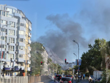 Пожар в столичния "Младост", два екипа на пожарната са на място