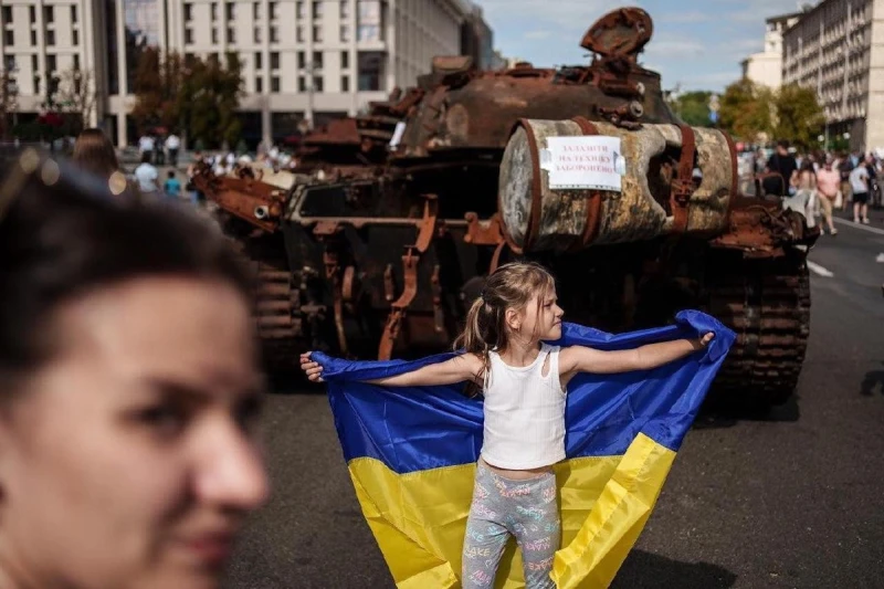 КИИС: Повече от 60 процента от украинците са готови да понасят войната колкото е необходимо