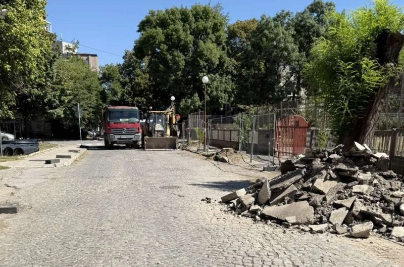 Започна обновяването на две ключови улици в Пловдив