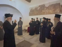 Висши духовници от България и Гърция с обща молитва от остров Света Анастасия