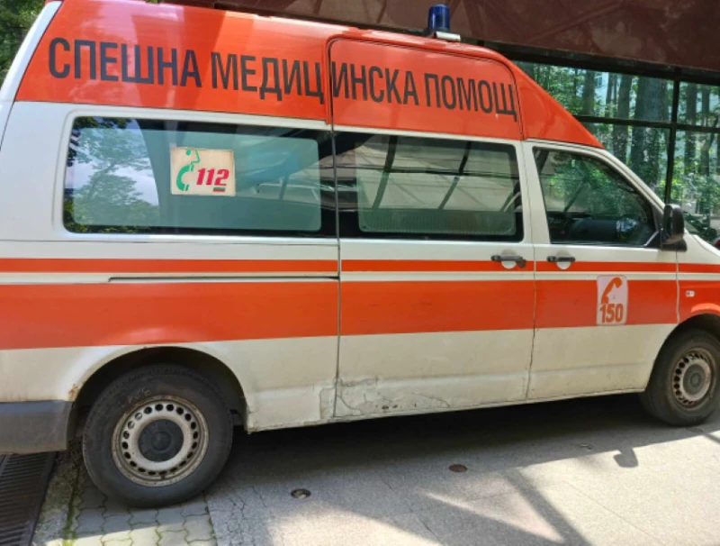 Кола блъсна линейка в Русе