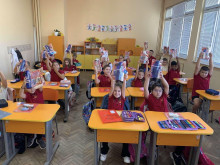 Кметът на Казанлък подкрепи първокласниците в първите им стъпки в света на знанието 