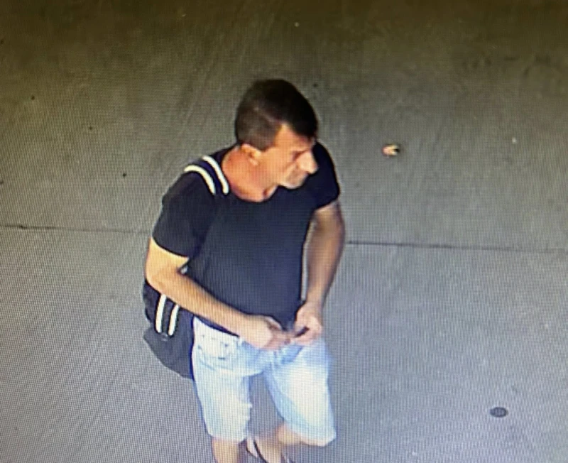 Полицията издирва мъж във Варна, нападнал жена на улицата