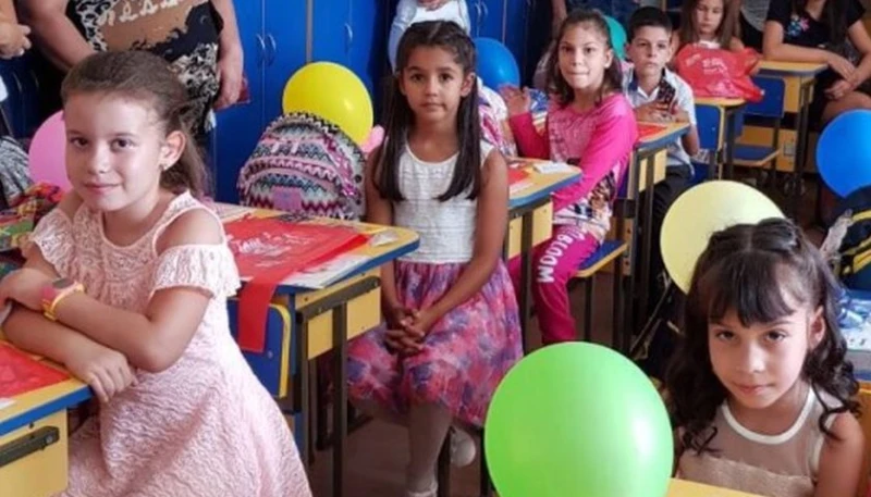 Съвети към родителите на първокласниците: Няма нужда да придружавате детето си до класната стая, но сутрин бъдете точни 