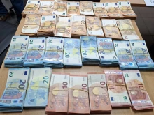 Задържаха недекларирана валута за над 100 000 евро на "Капитан Андреево"