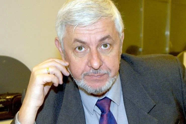Роден е на днешния ден преди 71 години