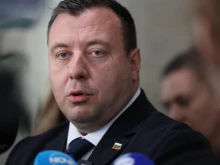 Петър Петров, "Възраждане": АПИ раздава бонуси, вместо да ремонтира пътища