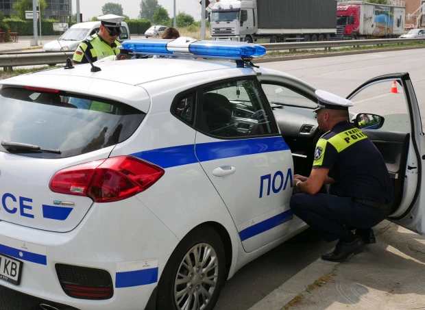 Арестуваха шофьор на булевард в Пловдив и двойно дрогирана дама зад волана