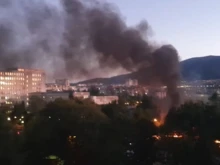 Пожар в двора на Окръжна болница - София!