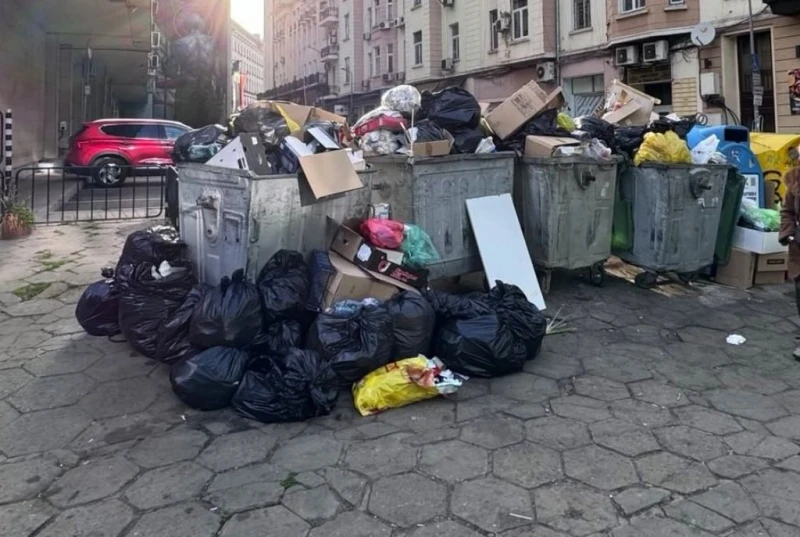 Борис Бонев: София видимо е по-мръсна! Фирмата, която почиства центъра и "Лозенец" го е подкарала "на уволнение"