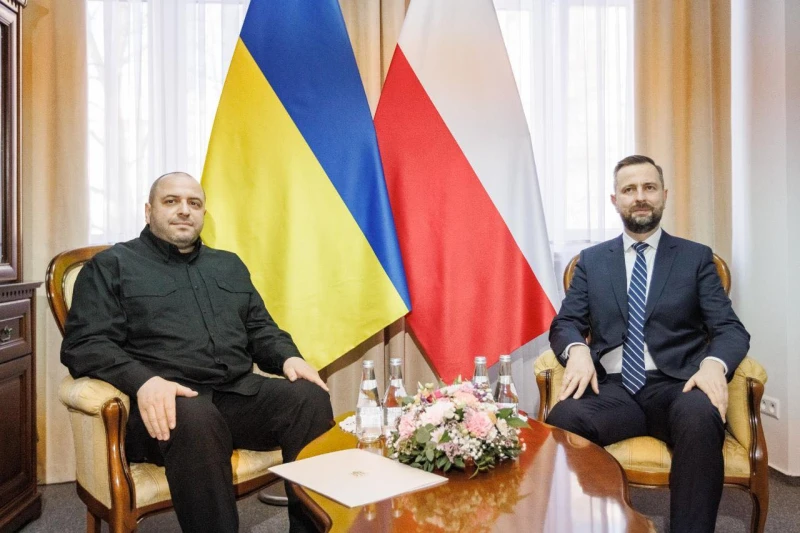 Умеров обсъди защитата от руски дронове с вицепремиера на Полша
