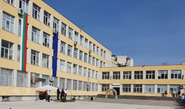 Работата по две нови училища в Пловдив не спира