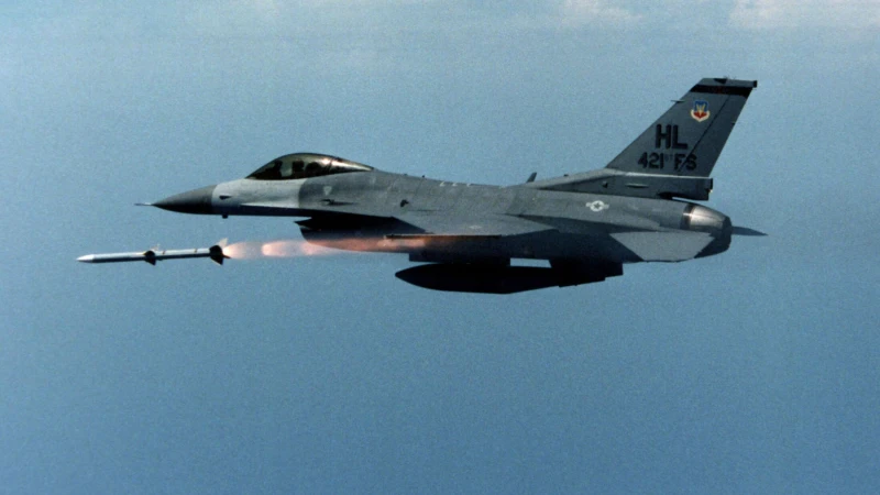 Полша: Ракета, изстреляна от F-16, е ударила къщата, а не руски дрон 