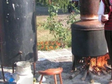 Българите ще произвеждат домашна ракия и вино без да им налагат ограничение
