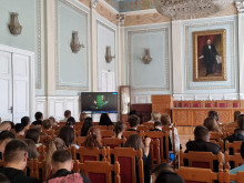 Международни експерти говориха за трафика на хора пред деца от Свищов