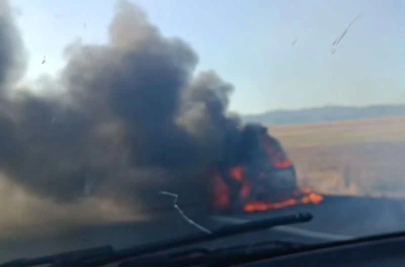 Автомобил гори на АМ "Тракия"