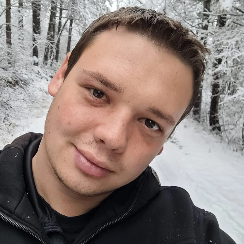 Тежко заболяване на младия мъж е довело до тройното самоубийство