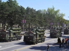 Грандиозен военен парад по случай Деня на сръбското единство в Белград