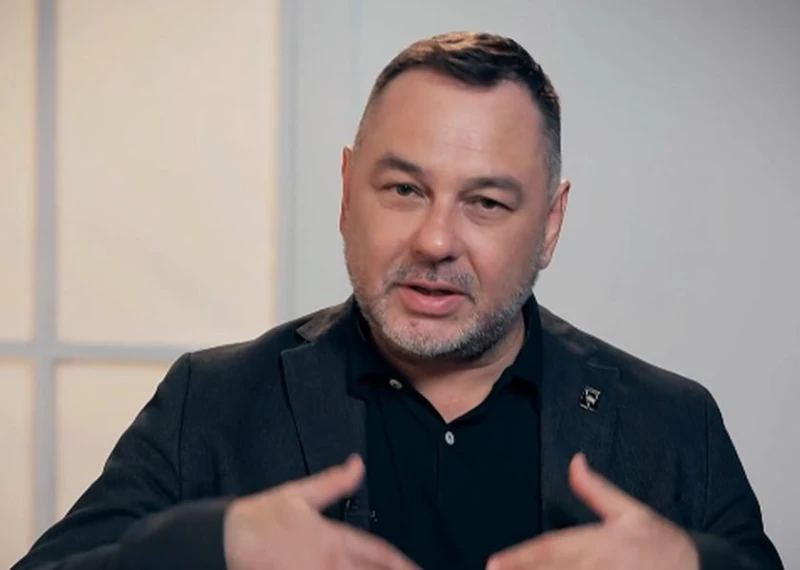 Фронтменът на "Остава" Свилен Ноев: Ако баща ми можеше да ме разбере, щях да му кажа, че му прощавам. Но беше гнусна свиня