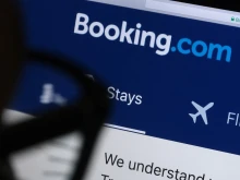 ��� 10 000 ������ �������� ���� ����� Booking.com