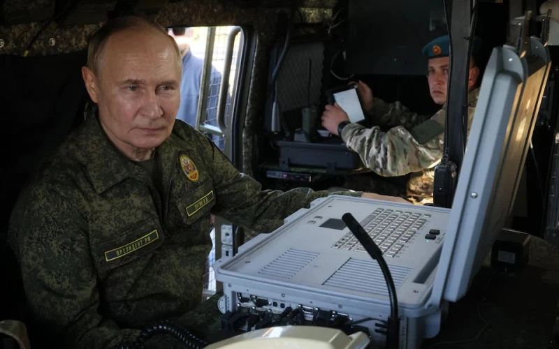 The Telegraph: Путин държи пръста си на ядрения спусък, но едва ли трепери като Брежнев