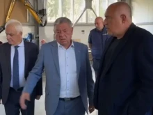 Бойко Борисов се появи на необичайно място, разгледа производството на "камикадзе дрон"