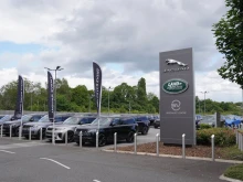 Британското правителство обмисля помощ за доставчиците на Jaguar Land Rover след мащабната кибератака