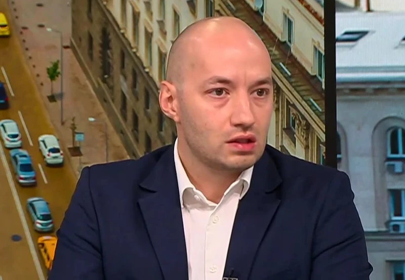 Политолог: Предсрочни избори биха дали сериозно предимство на президента Радев, ако реши да създаде собствен политически проект