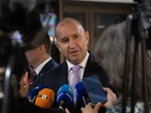 Румен Радев: Министрите се разбягват като пилци като ме видят