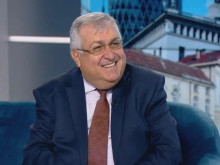 Проф. Георги Близнашки: Бурята, която наблюдаваме е буря в чаша вода, защото като цяло курсът на държавата е правилен