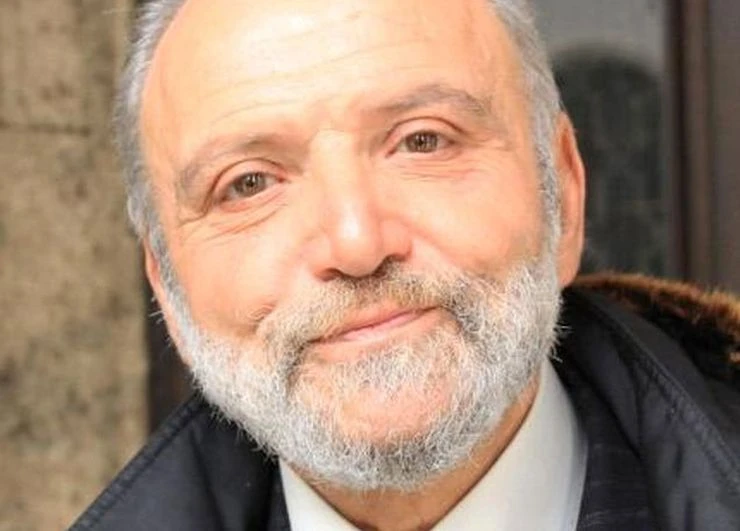 Българин е, роден е в София, но нито едно от трите му имена не са български