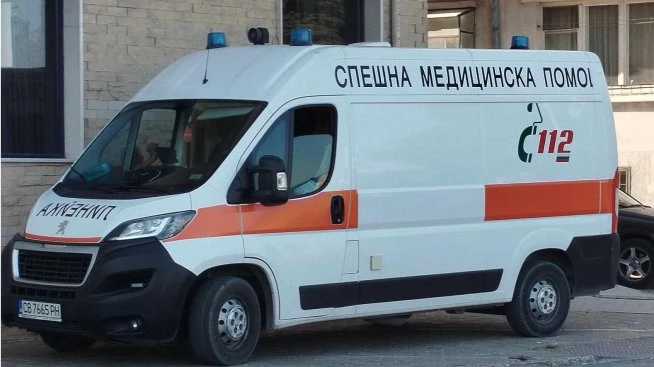 Възрастен мъж е с опасност за живота след тежка катастрофа край Айтос