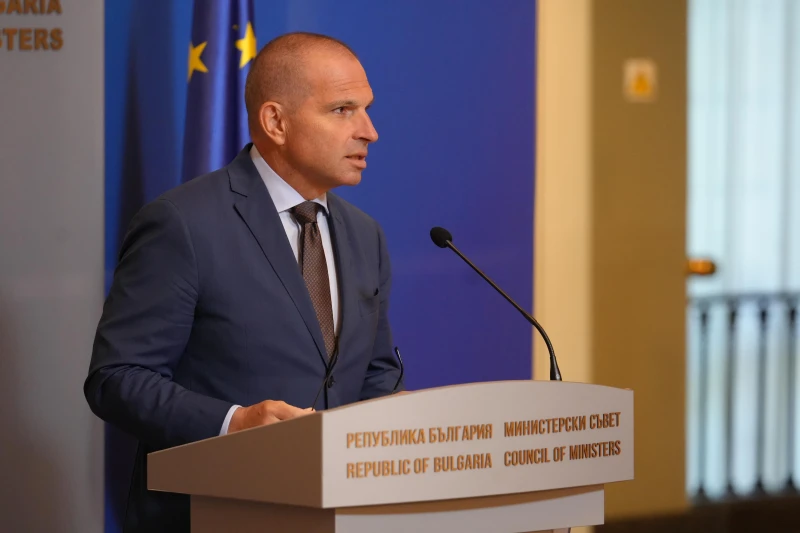 Караджов: Служителите, поискали подкуп от екипа на Роби Уилямс, са уволнени