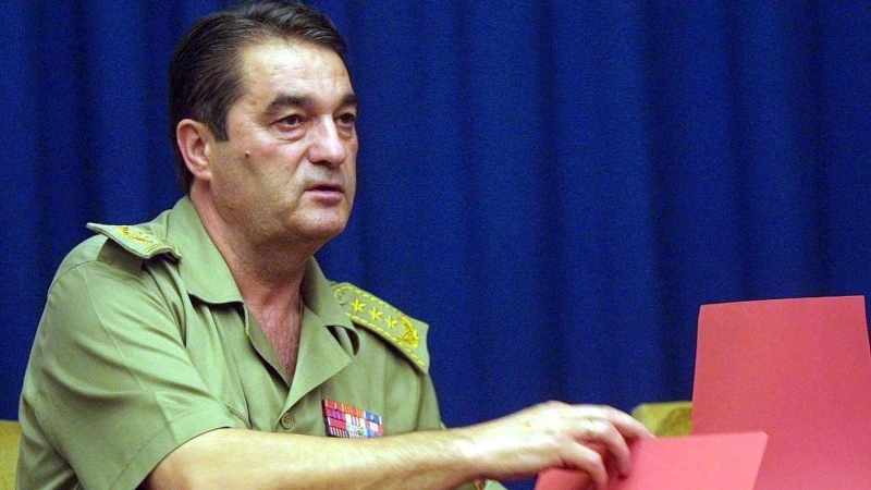 Бившият югославски генерал Небойша Павкович се завърна в Белград след предсрочно освобождаване