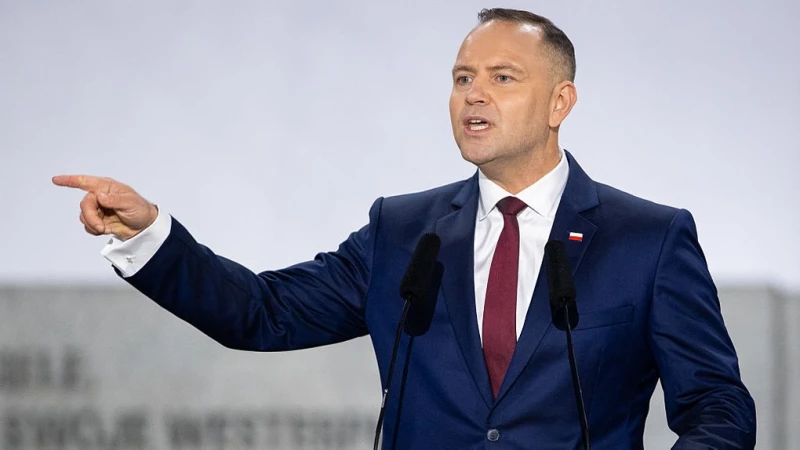 Навроцки предложи засилване на критериите за получаване на полско гражданство