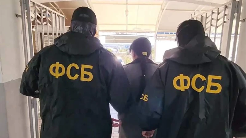 ФСБ задържа готвачка в Севастопол, която е "планирала да отрови" руски войници