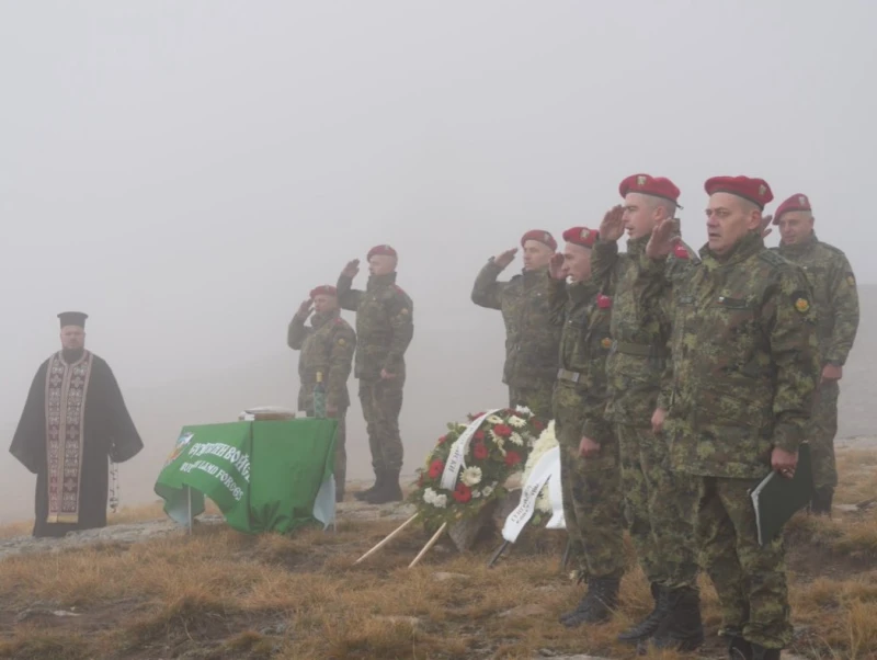 Военен ритуал-панихида се проведе на историческия връх Каймакчалан за поредна година