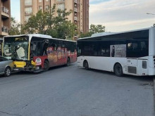Двама са в болница след автобусната катастрофа в Пловдив