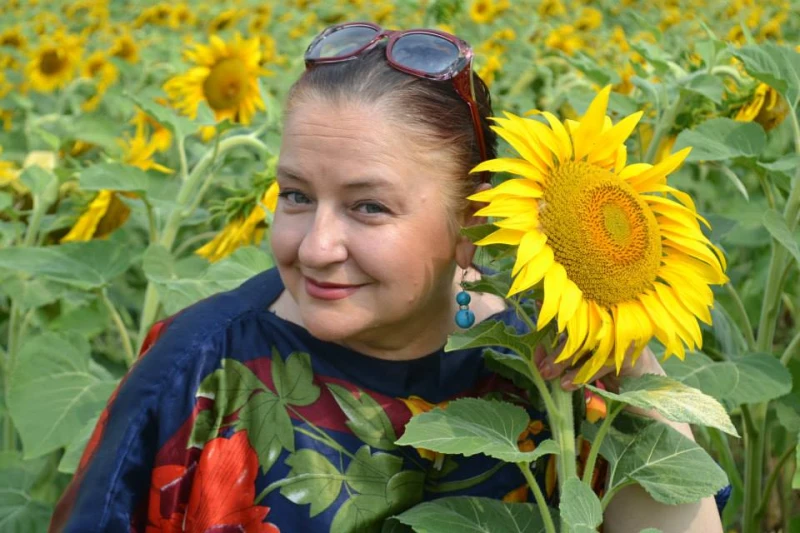 Голяма наша певица днес става на 61