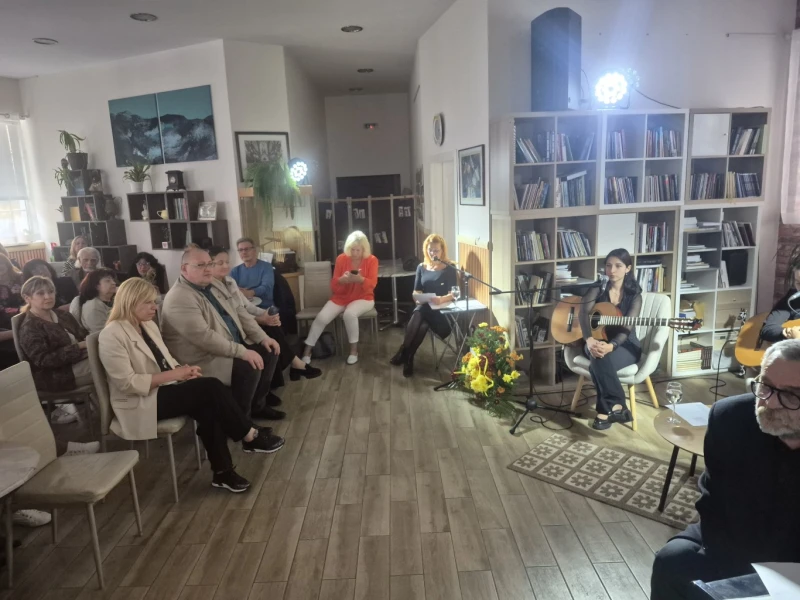 Стихове на бургаски писатели откриха Есенните литературни празници