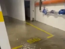 Новопостроен "елитен" жилищен комплекс в Пловдив е под вода