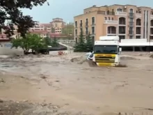 Първа жертва на наводненията в "Елените", евакуирани са шестима души