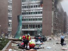 Три експлозии Осло, 7 души убити, армията се разположи в центъра