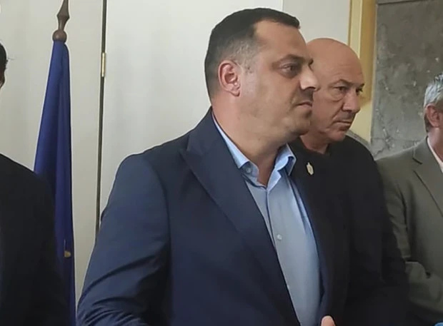 ���������� ��������� �� ������:������ ����� ������� �� ���������� ���������� 6 ������, ����� �� ��������� ����������