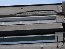 В центъра на Пловдив се руши емблематичен блок