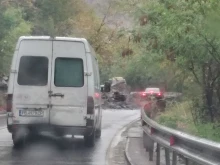 Огромно свлачище затвори пътя Асеновград и Смолян