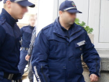 Полиция нахлу в община Несебър и в офисите на РДНСК и РИОСВ в Бургас