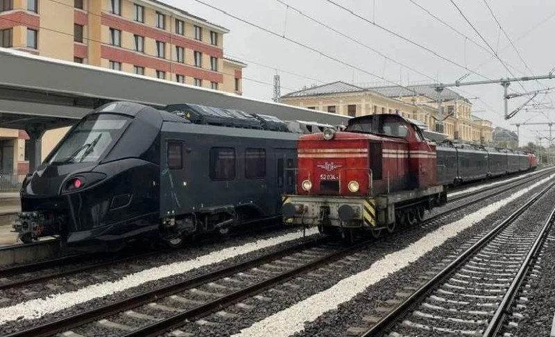 Новият електрически влак Alstom Coradia Stream мина през Пловдив